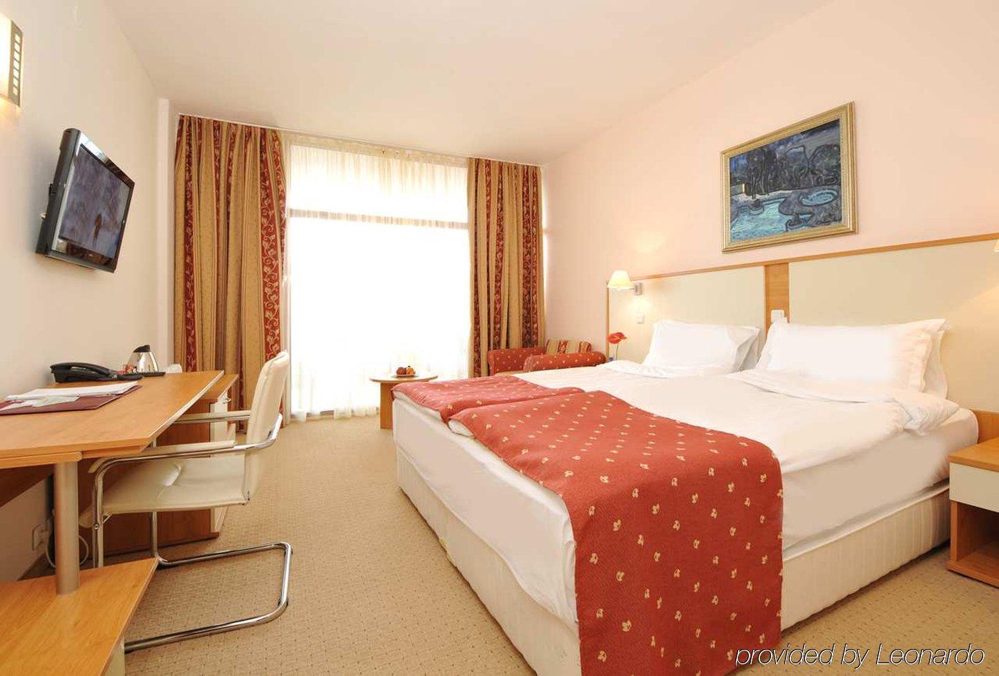 Apollo Spa Resort Golden Sands Room photo